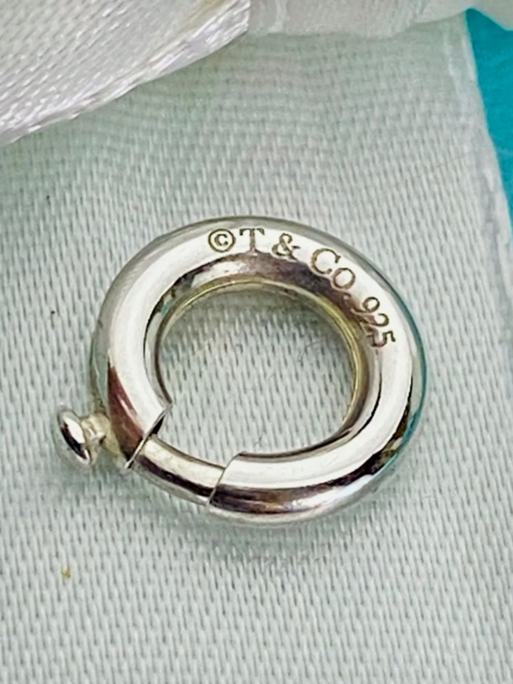 Tiffany & Co. Round Clasping Link Spring Charm Holder Sterling